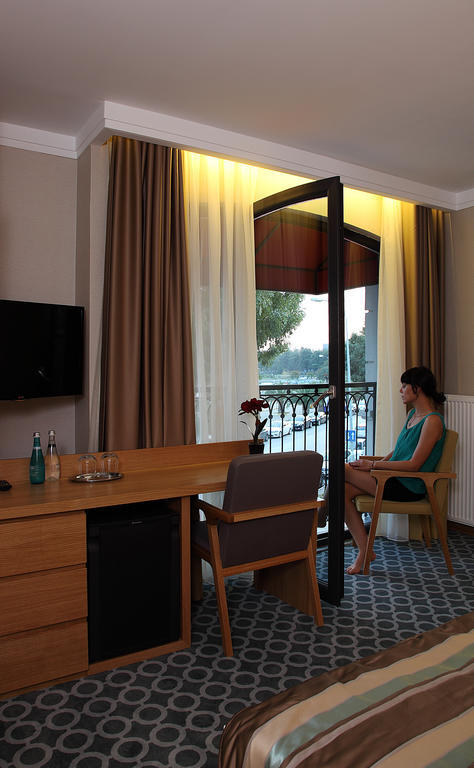 Tuzla Town Hotel Istanbul Bagian luar foto